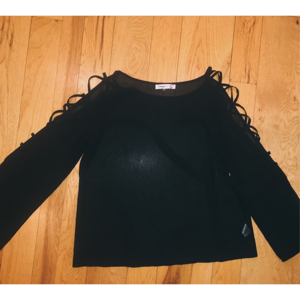 Black Sheet Crisscossed Bell Sleeved Shirt